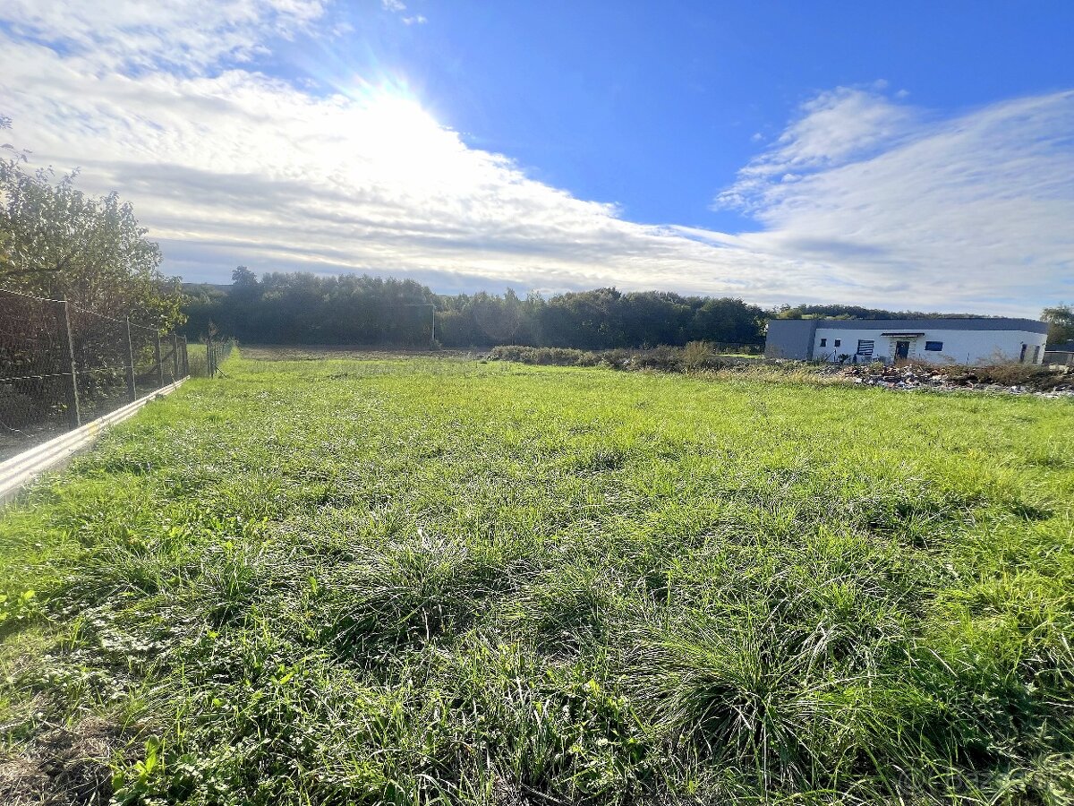 PREDAJ pozemok 556m² Otrhánky - 9