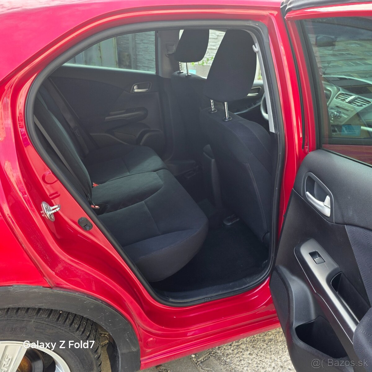 Honda Civic 1.4 i-VTEC 5DR - benzín - 9