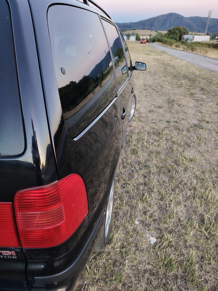 Predám VW Sharan 4x4 1.9 TDi - 9