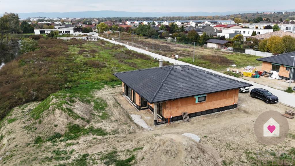 4-izbový rodinný dom s garážou v TOP lokalite, Bernolakovo J - 9