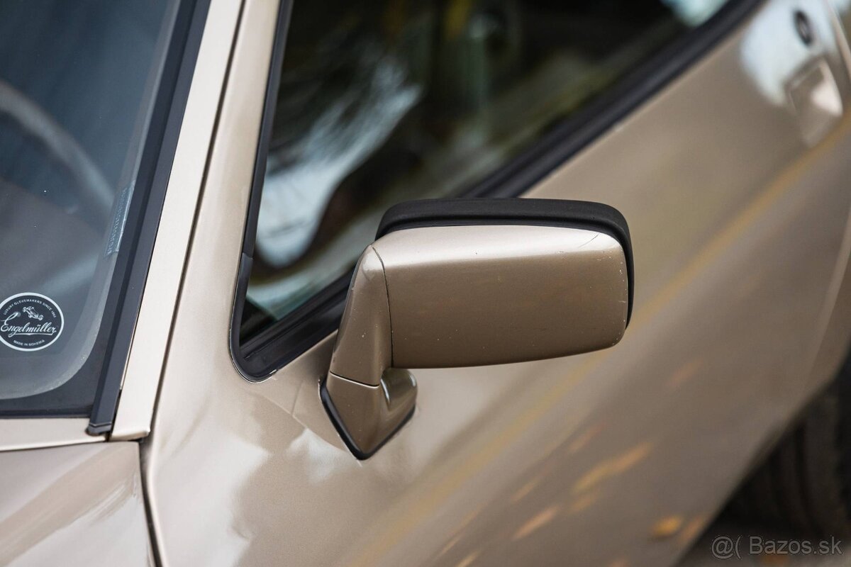 Porsche 928S z roku 1983 - 9