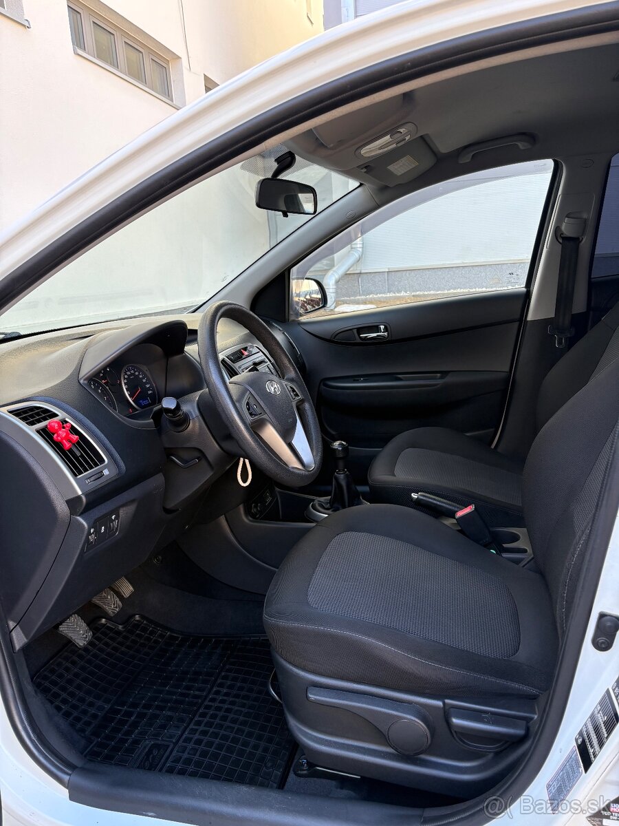 Hyundai i20 1.2 benzín (2013)- len 87 000km, nová STK a EK - 9