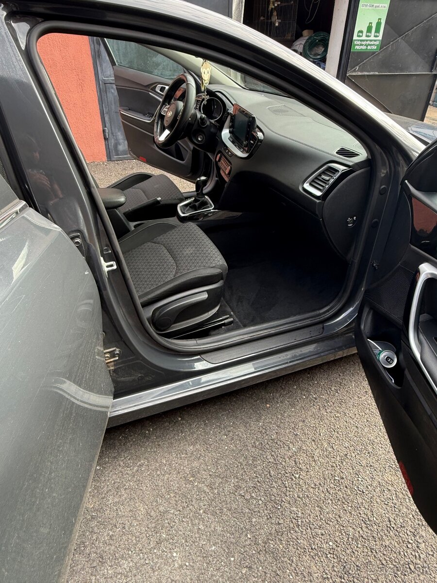 Kia ceed sw gold 1.4 tgdi - 9