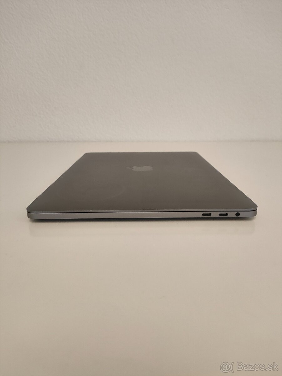 MacBook Pro 2018 | i5 • 8GB • 256GB SSD - 9
