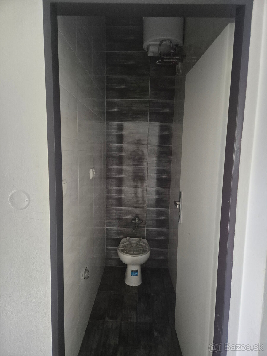 Prenájom obchodných priestorov blízsko centra PREŠOV - 9