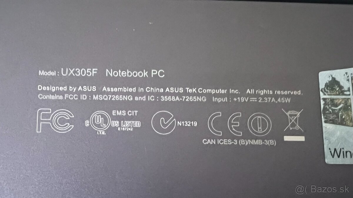Asus ZenBook / Intel m5 / 4GB RAM / 128GB SSD / 13.3" FHD - 9
