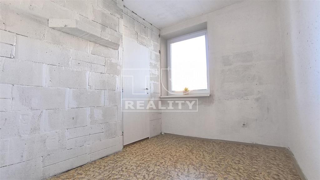 RezervovanéNa predaj 2 izbový byt (64 m2) s loggiou v... - 9