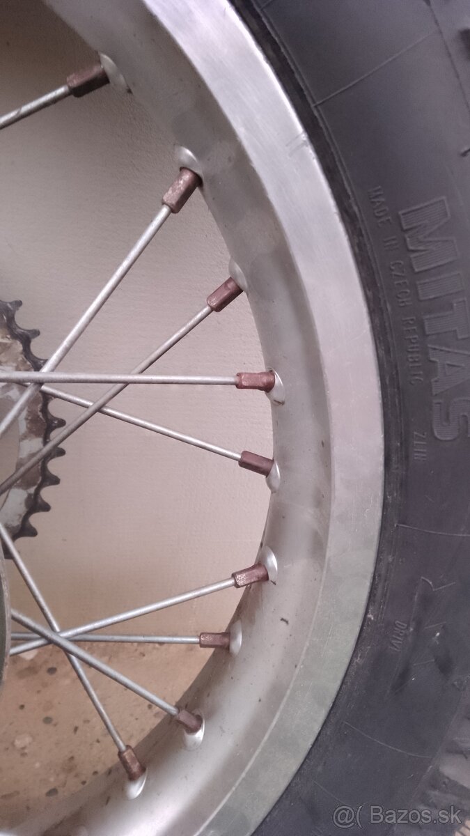 Honda NX650 Dominator - 9