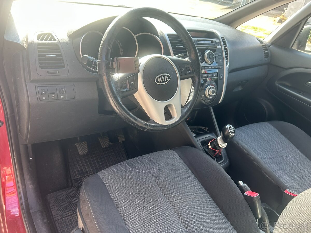 Predám Kia Venga 1,4l, 66,2kW - 9