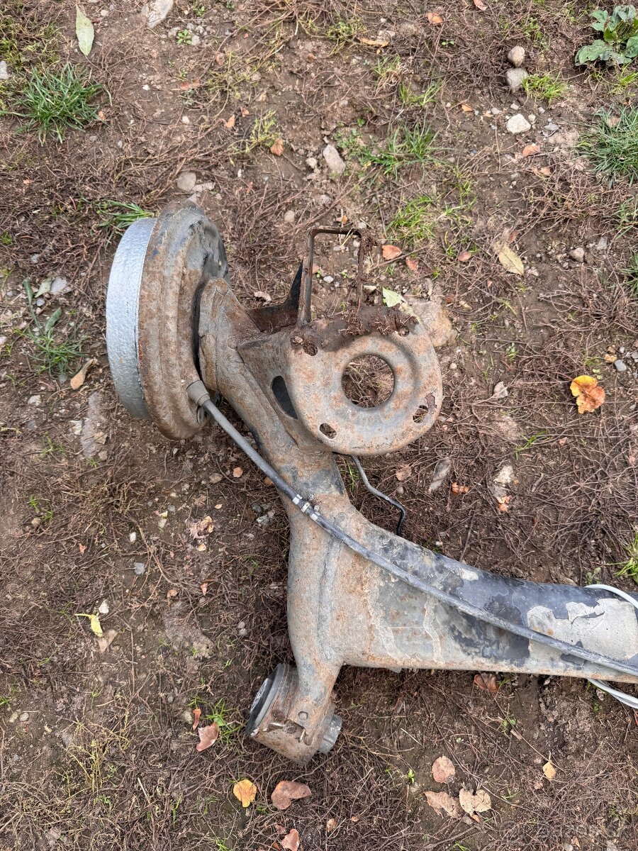 Fabia 2 combi zadná náprava, nápravnica, naprava, bubny - 9