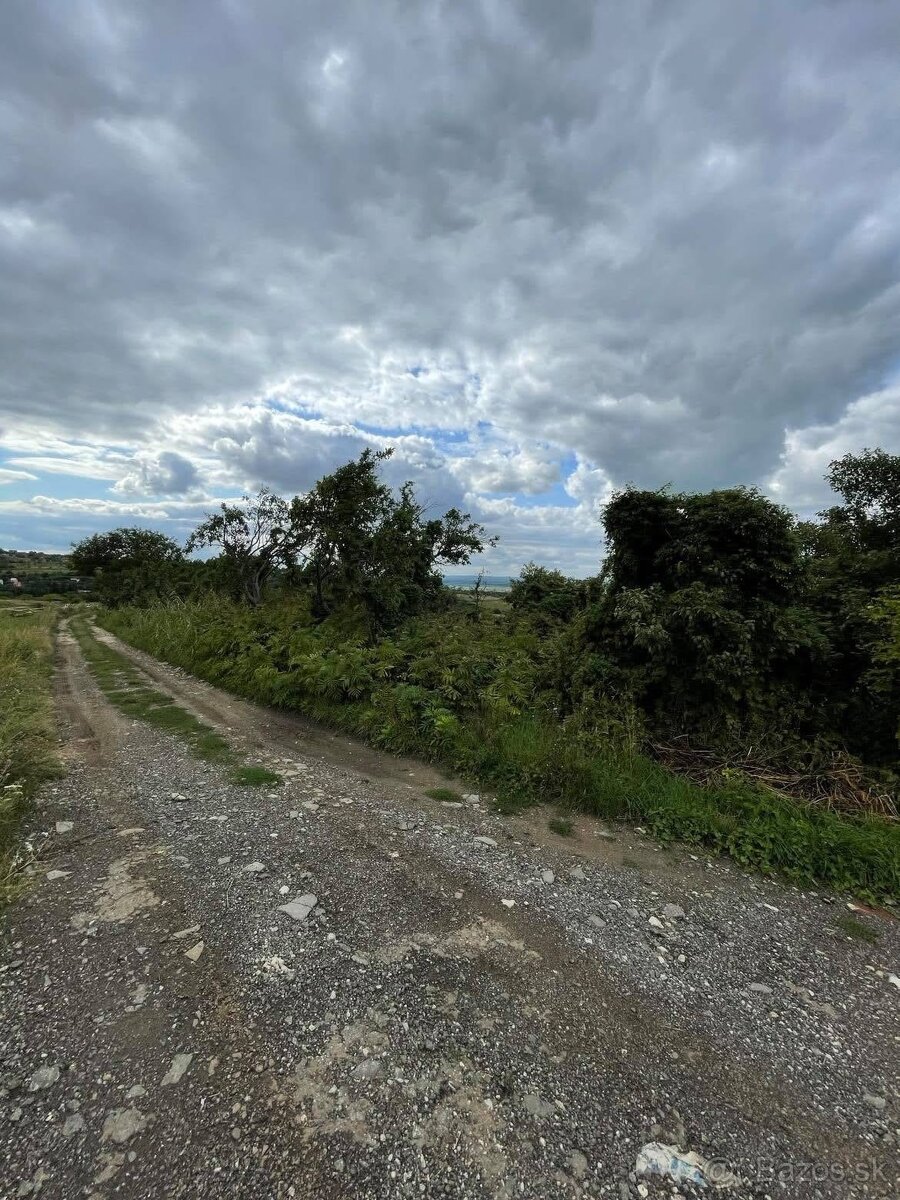 Znížená cena pozemok nad Skalicou - 9