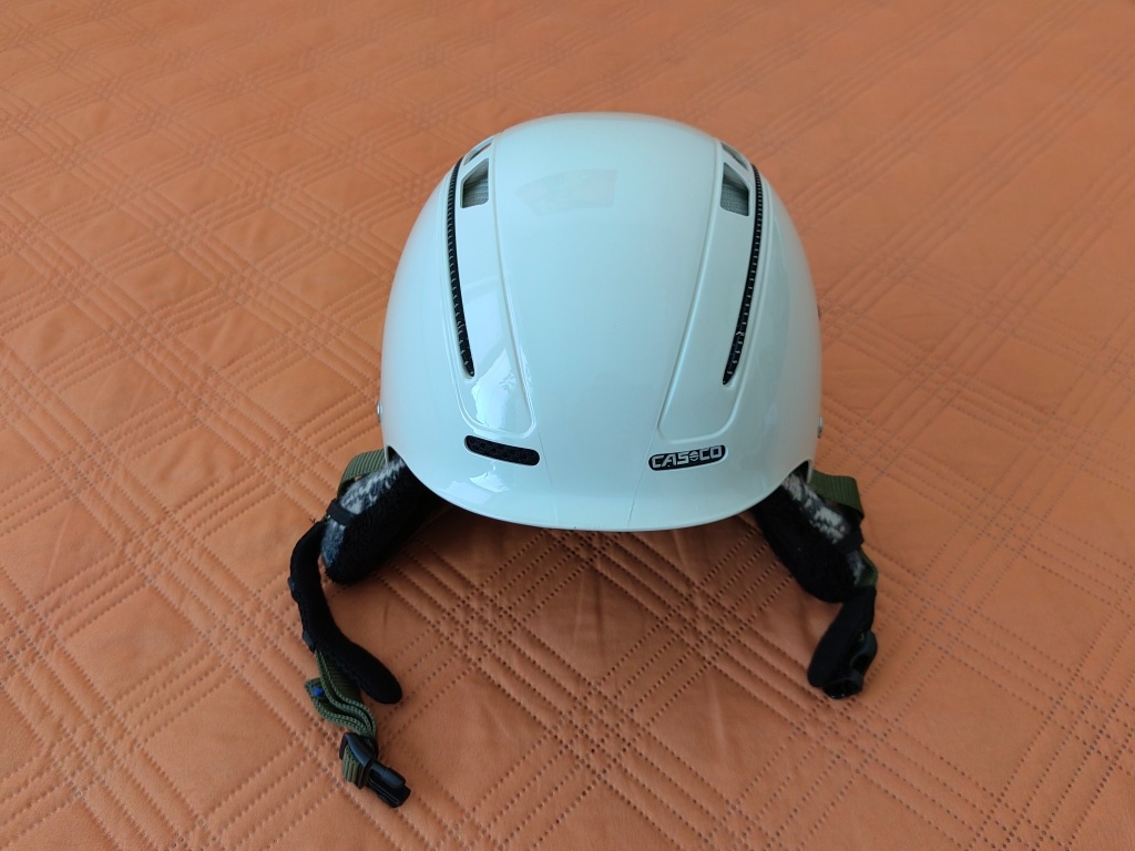 DÁMSKA LYŽIARSKA HELMA S OKULIARMI; set značky CASCO - 9