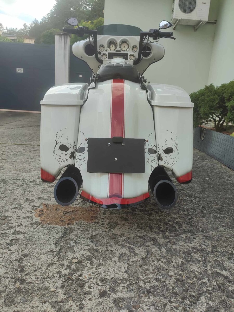 HARLEY DAVIDSON FLHX CUSTOM SPECIAL - 9