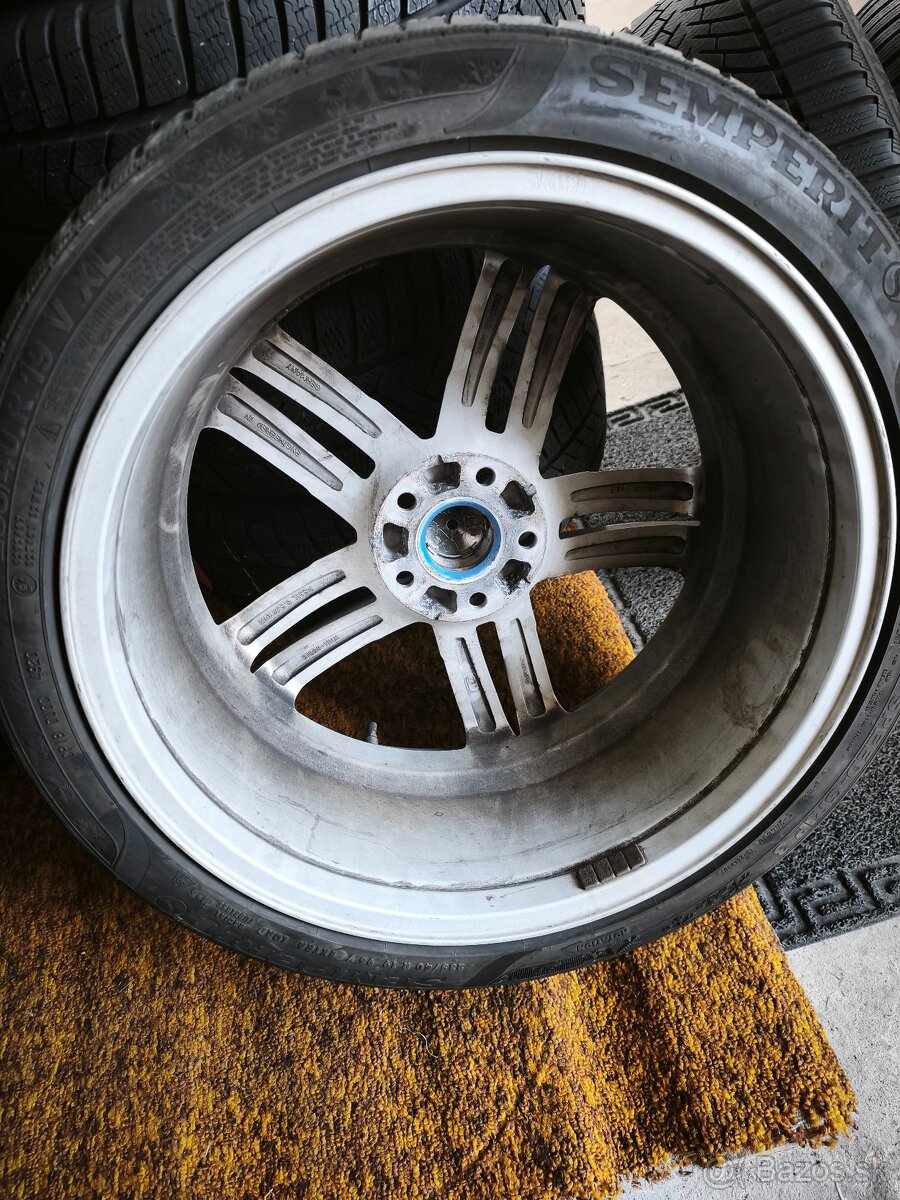 5x112,r19-8,5J,et45,235-40-Semperit-5020-7mm+ - 9