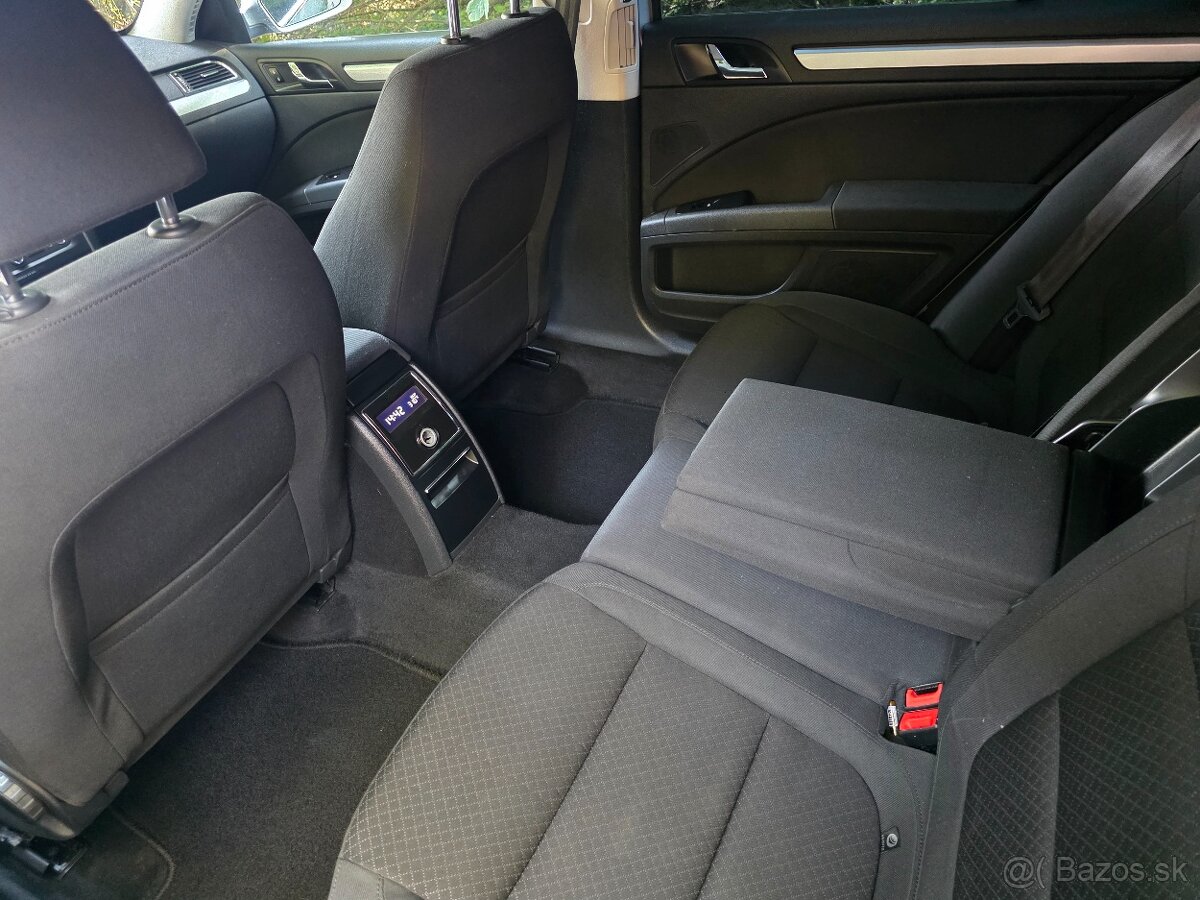 ŠKODA SUPERB COMBI II 2.0 TDI DSG 125KW 12/2014 - 9