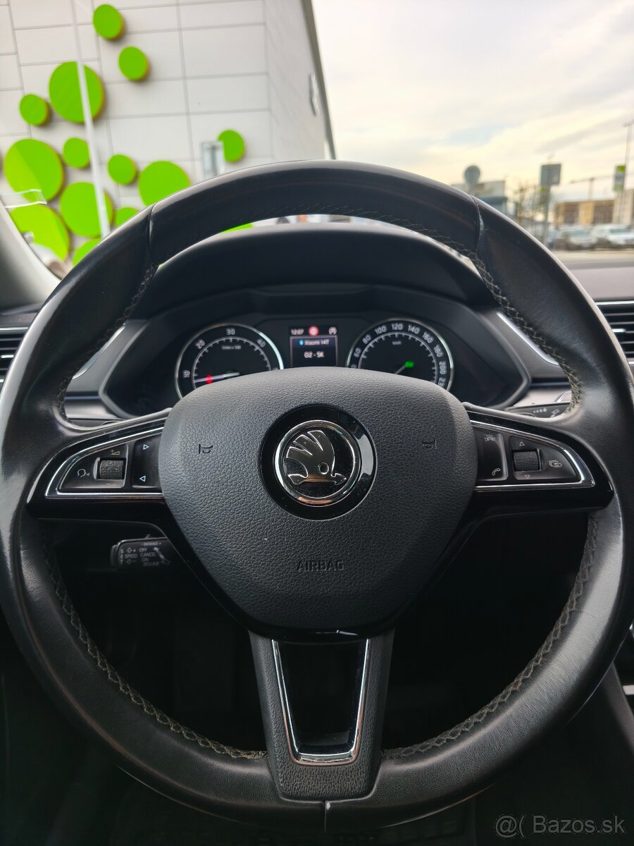 Škoda Superb 2.0 TDI Style DSG - 9