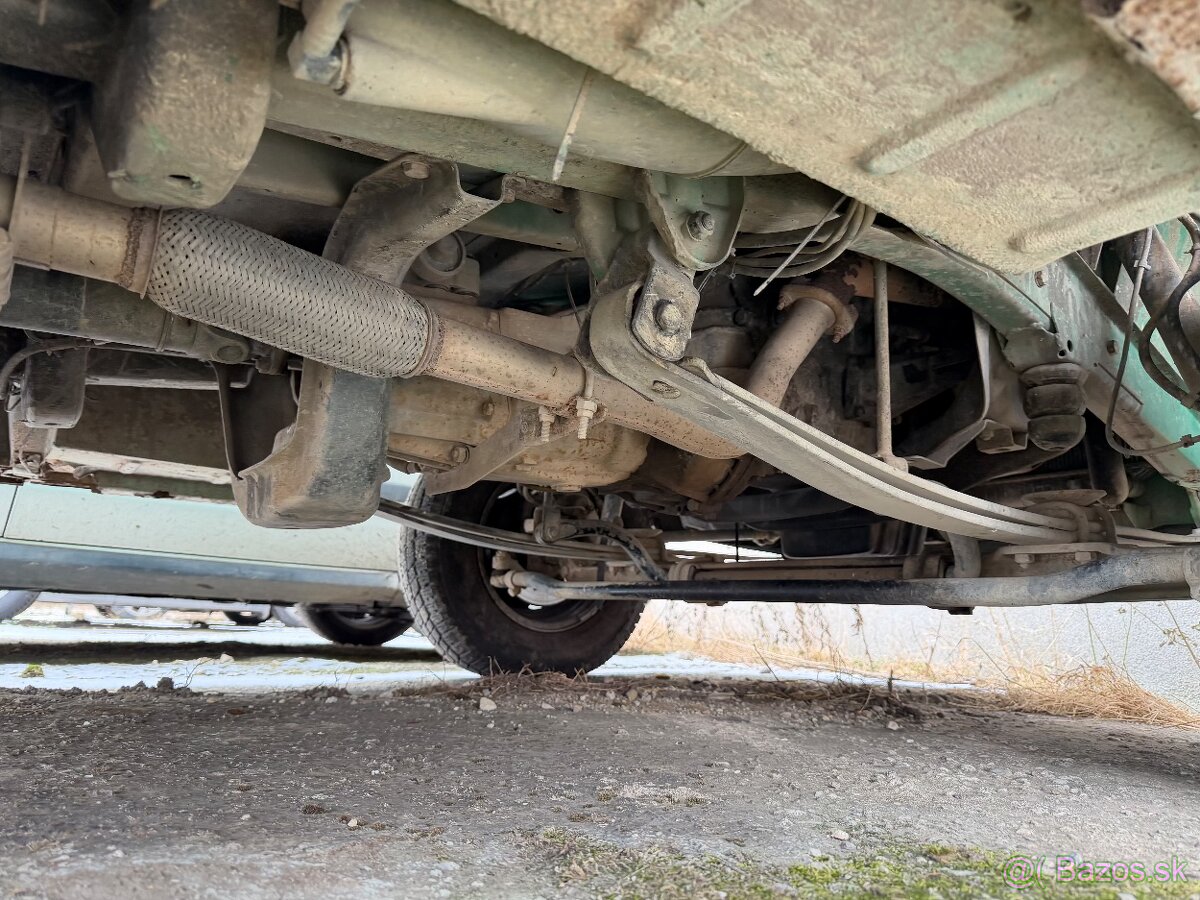 Mercedes-Benz 208D - 9