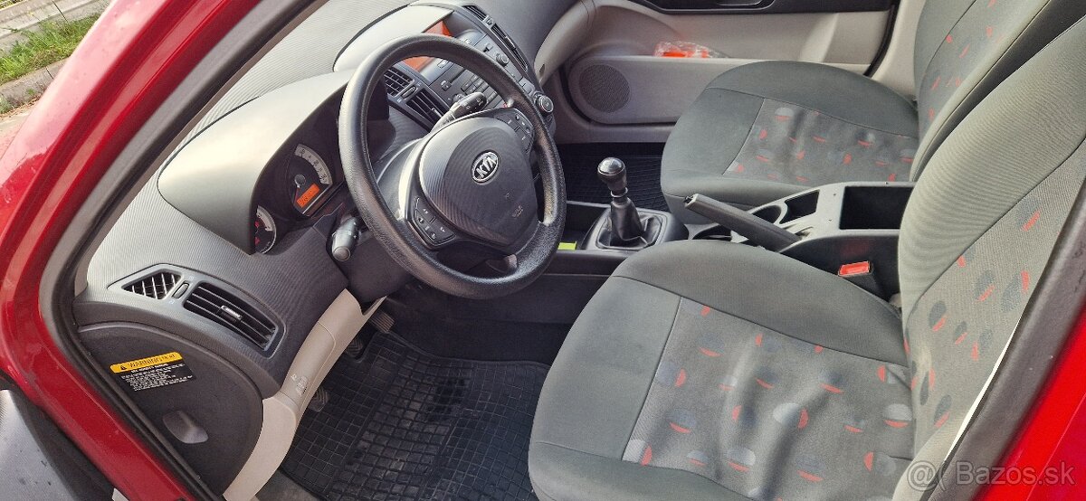 Kia Ceed combi 1.6 crdi 85 kW r.v. 2008 km 350000 - 9