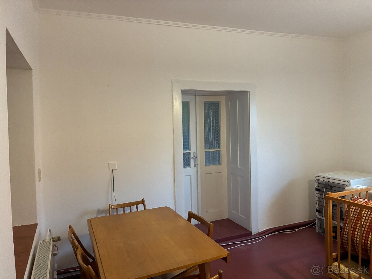 Rodinný dom 4.izbový + viničný domček s pozemkom - 9