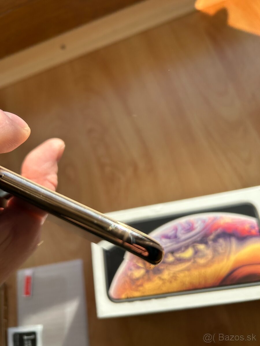 Predám Iphone XS 256 GB - gold - 9