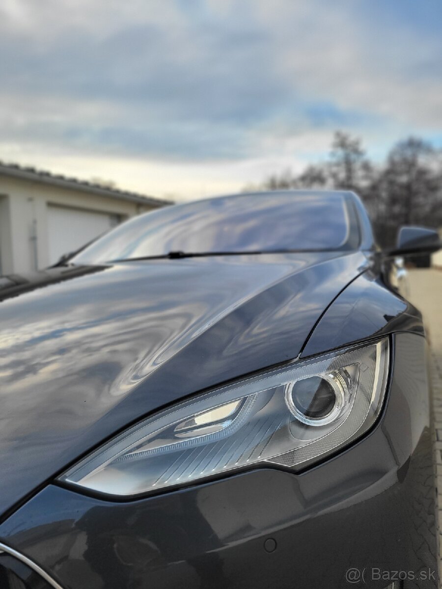 Tesla Model S 85 - 9