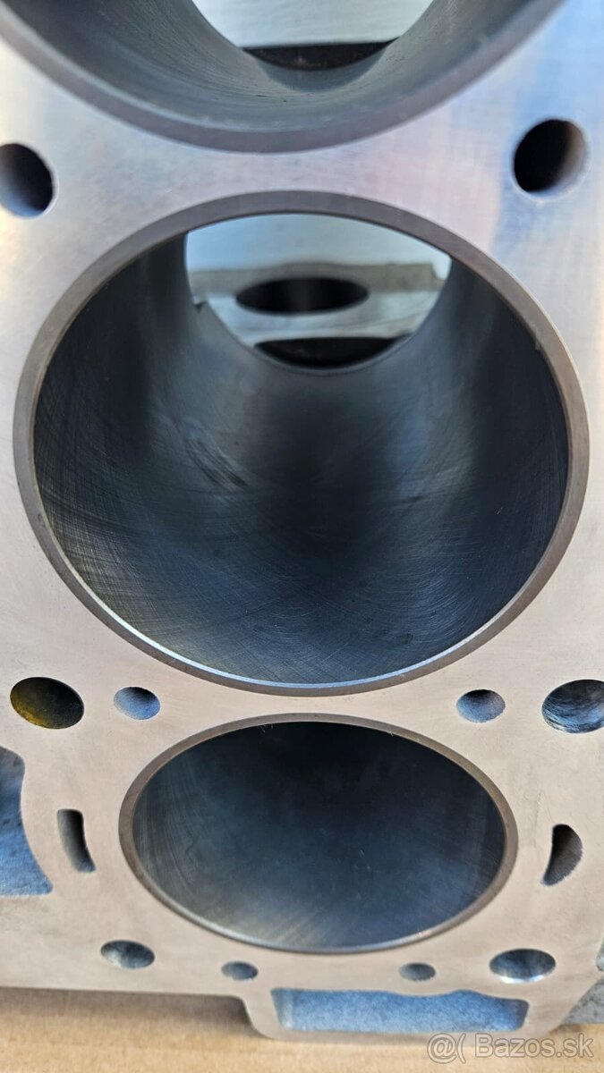 Blok motora Land Rover 2.0 Ingenium DTD - 9