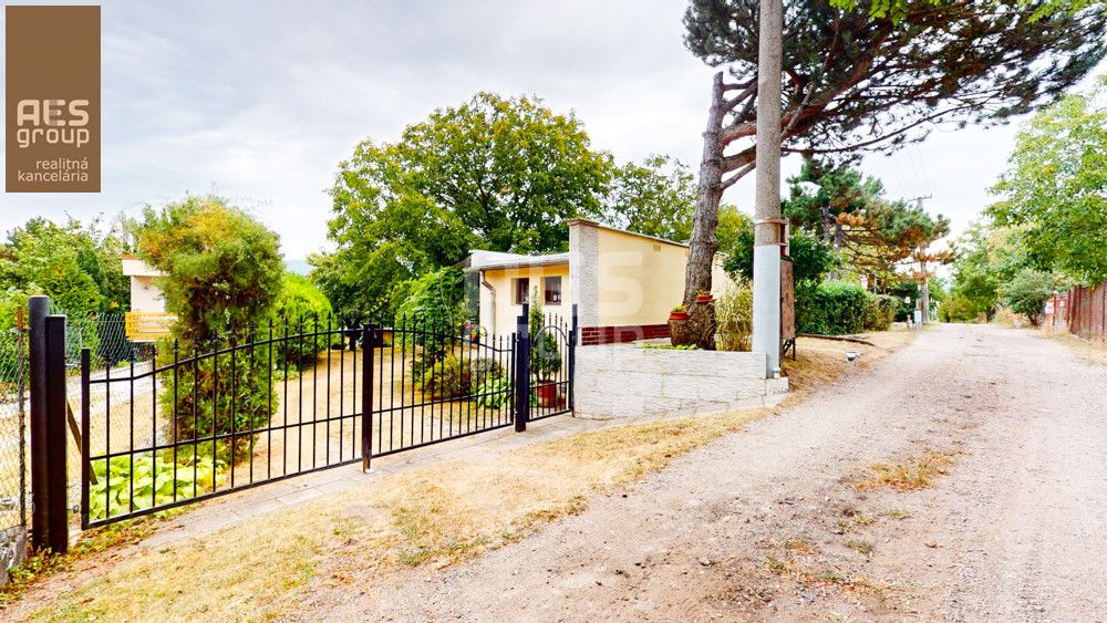 PREDAJ, ZÁHRADA S DVOMA CHATAMI, NOVÁ HORA, STUPAVA - 9