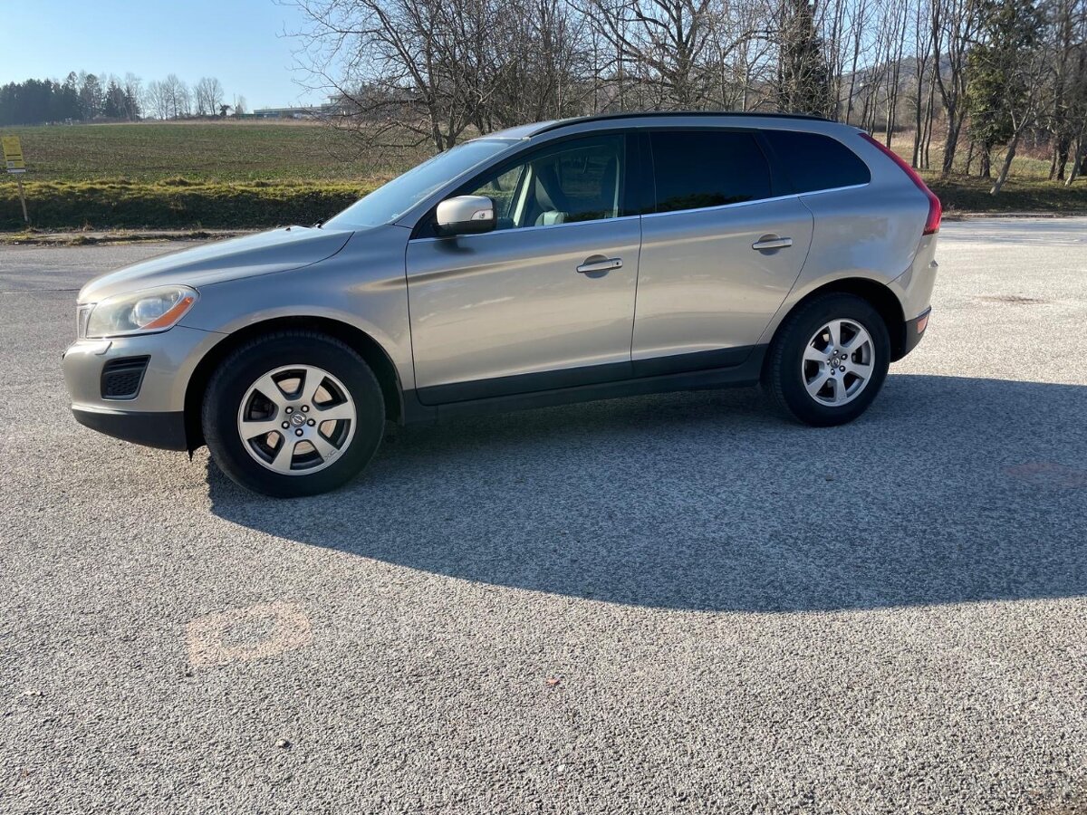 Volvo XC60 2.4D AWD - 9