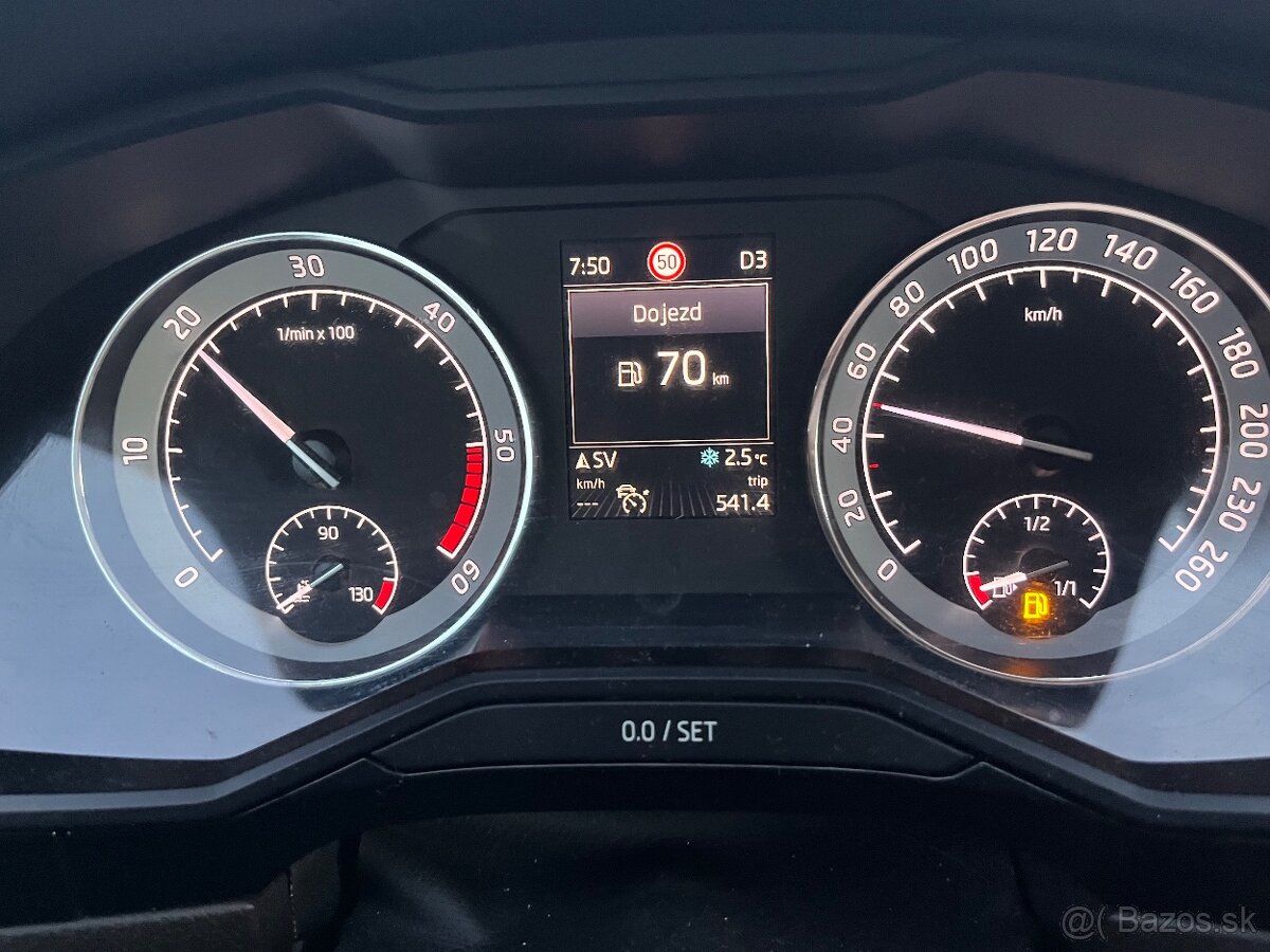 Skoda superb III. L&K 2.0 TDi 140kw 2016 panorama - 9