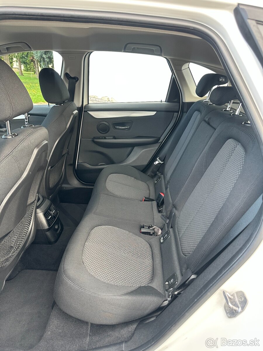 BMW rad 2 Active Tourer 216d A/T - 9