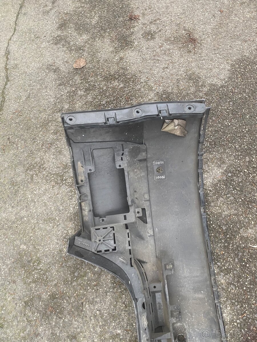 Audi A8 zadny naraznik - 9