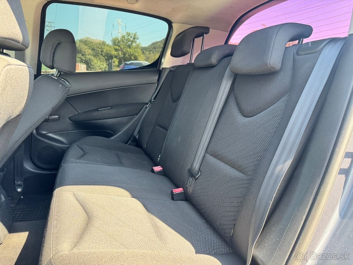 Peugeot 308 1.4 Benzín - 9