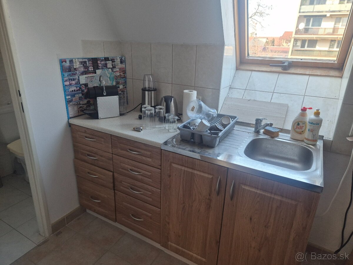 POLYFUNKČNÝ DOM V KOMÁRNE - 9