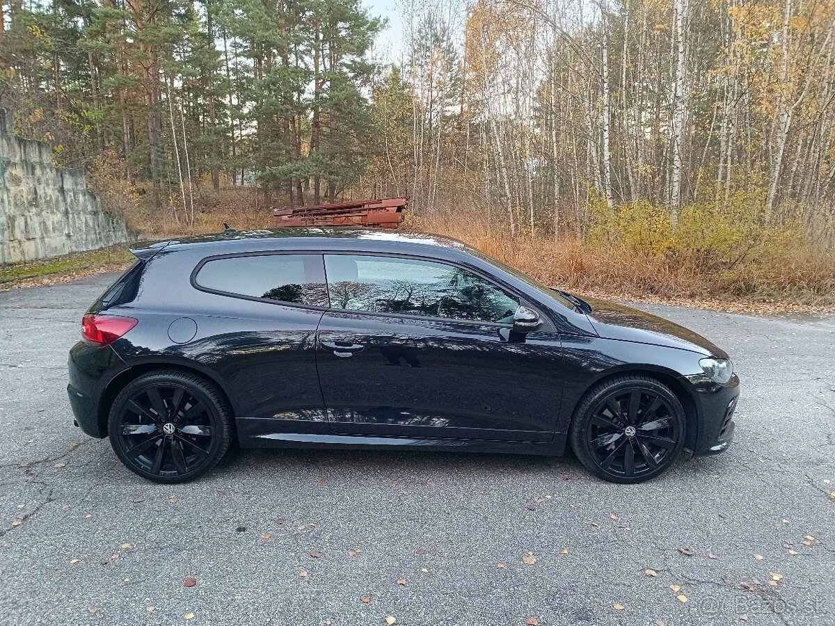 Volkswagen Scirocco R 265PS rok 2012, manuál - 9