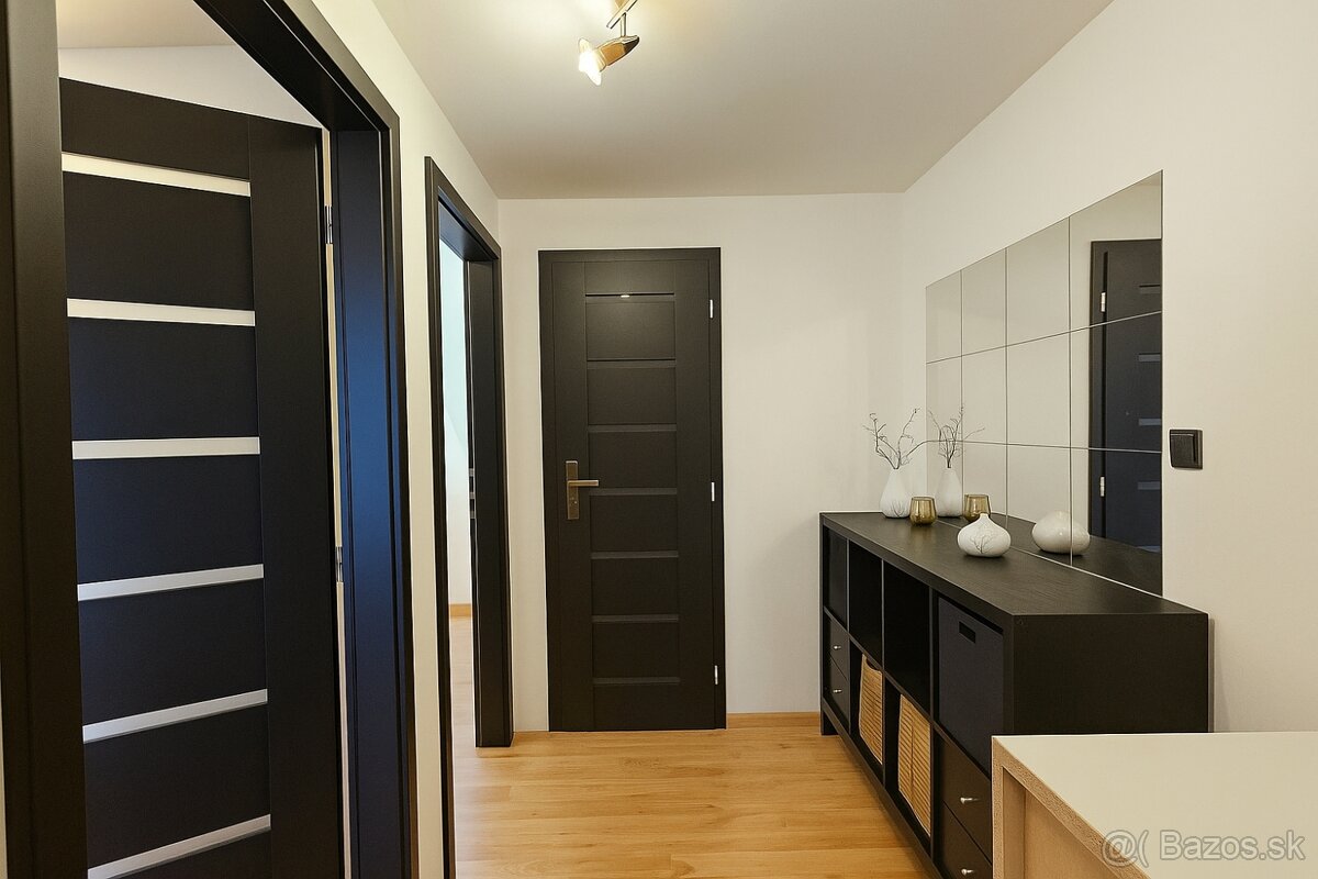 Pre život aj prenájom: zrekonštruovaný 3-izbový dom v R - 9