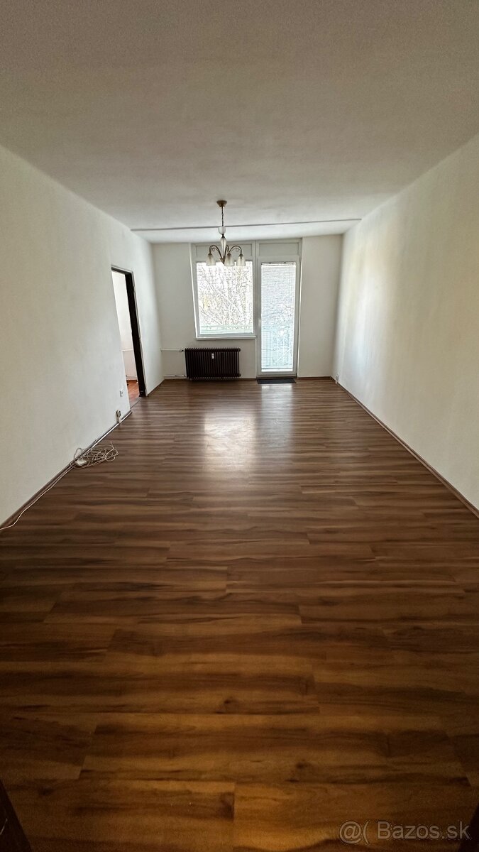 Predám 3 izbový byt v Leviciach s balkónom - 9
