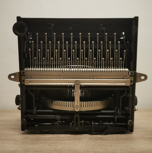 Starožitný písací stroj MERZ Universal z roku 1932 - 9