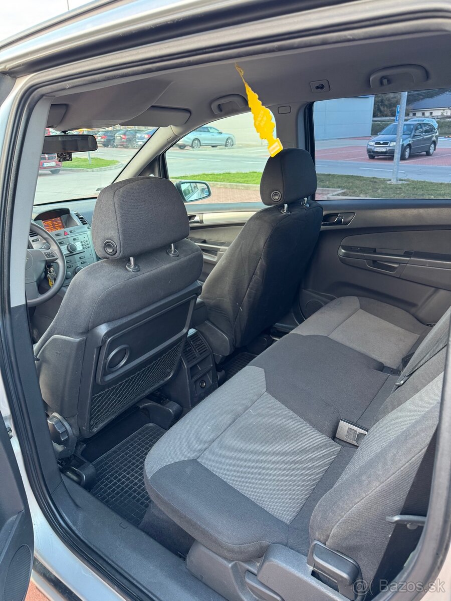 Opel Zafira 1.9 DT - 9