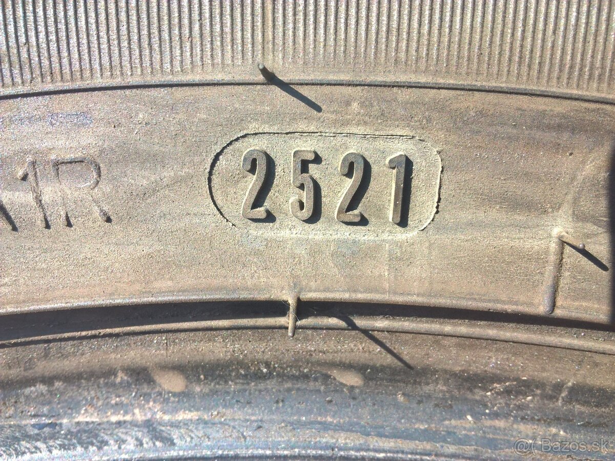 ZIMNÉ 215/55 R17 DUNLOP CONTINENTAL a PIRELLI - OD 15,-€/kus - 9