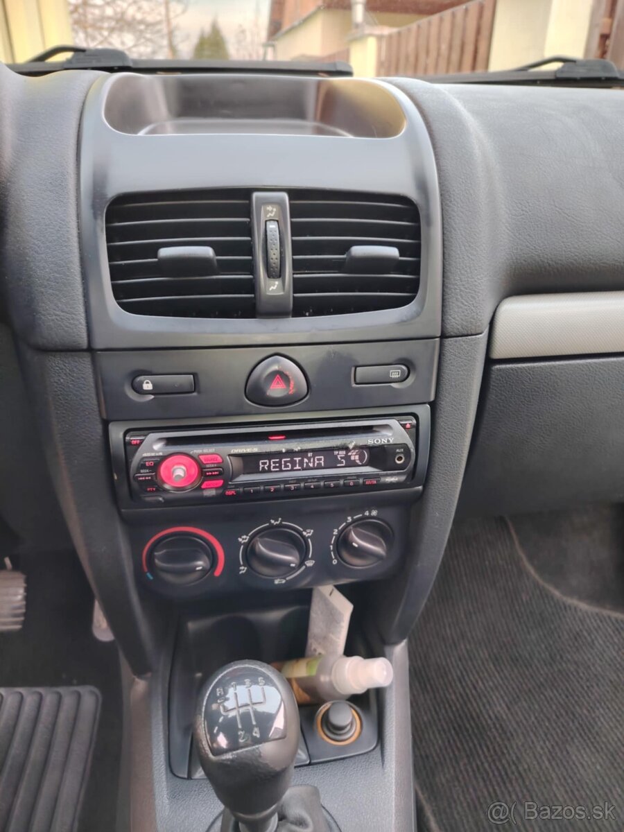 Predám Renault Clio 1,2 4valec - 9