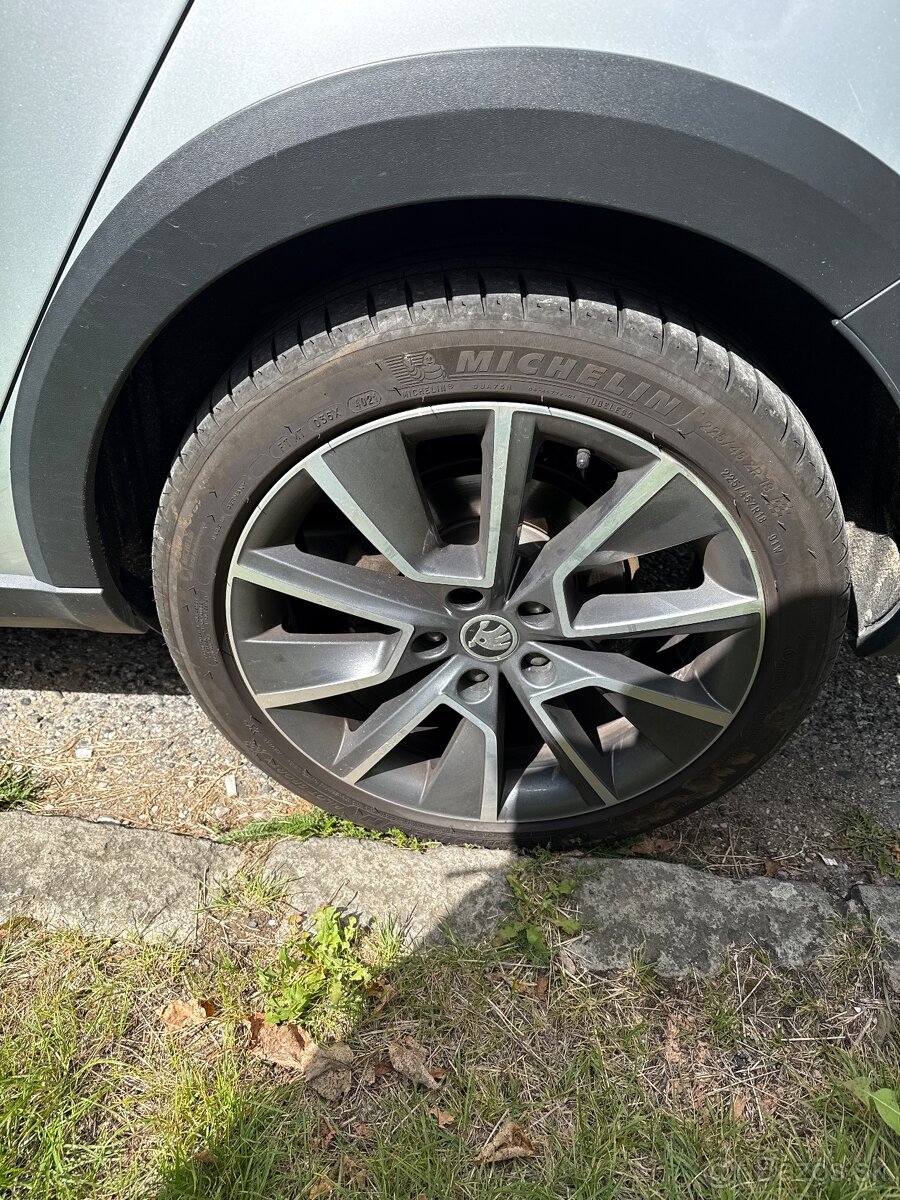 Octavia Scout 4x4, 2.0, nadštandardná výbava - 9