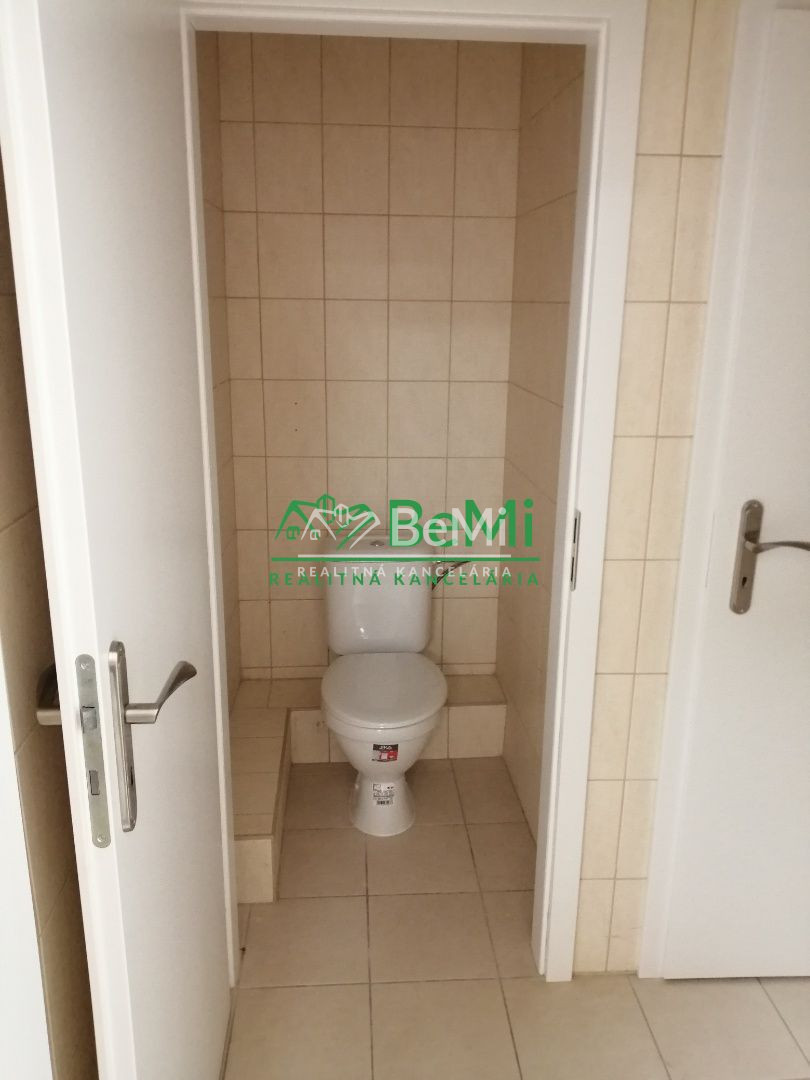 Kancelársky priestor na prenájom-Lučenec - 9