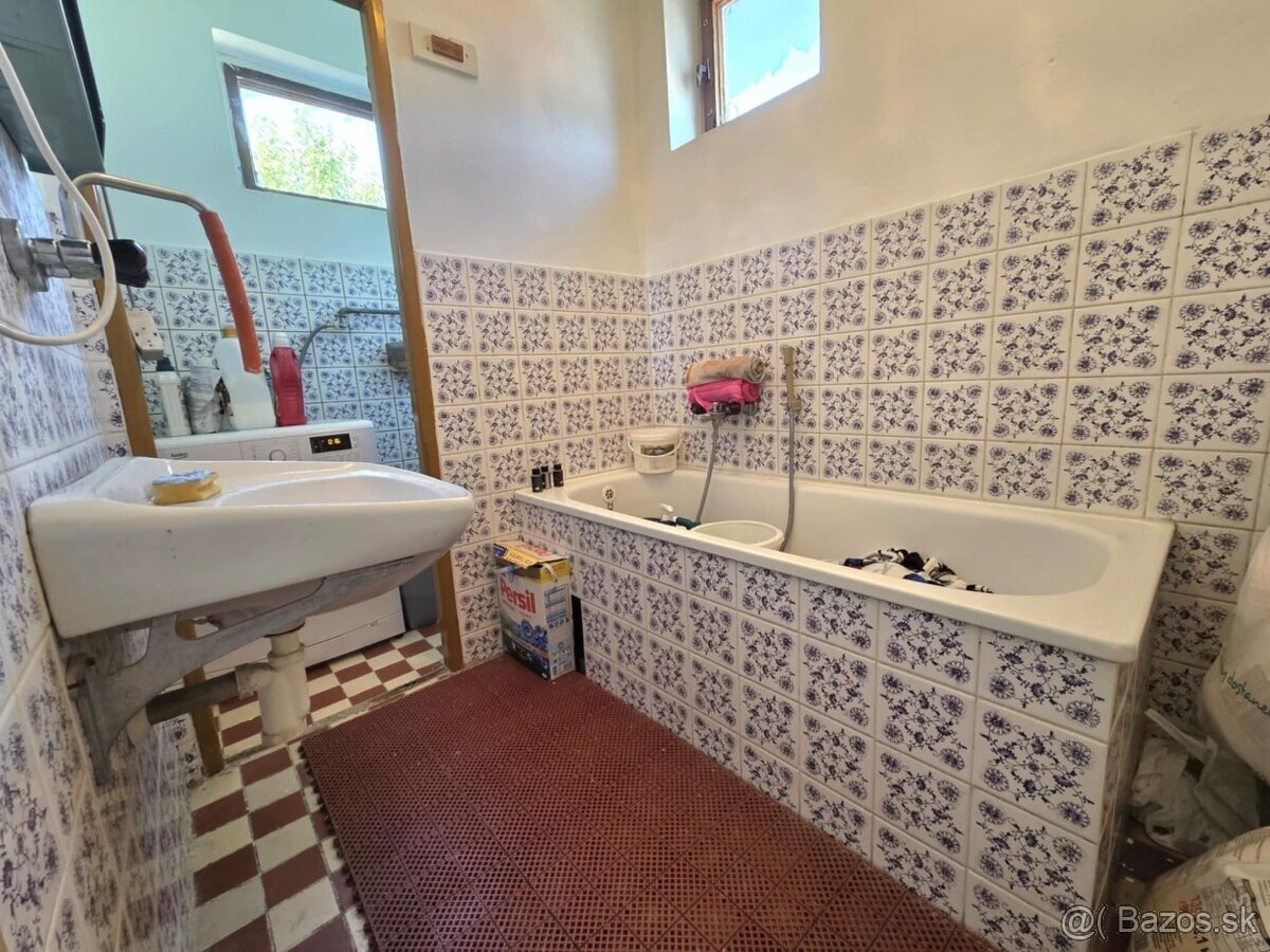 Predáme rodinný dom s pekným pozemkom v Kamenici nad Hronom. - 9