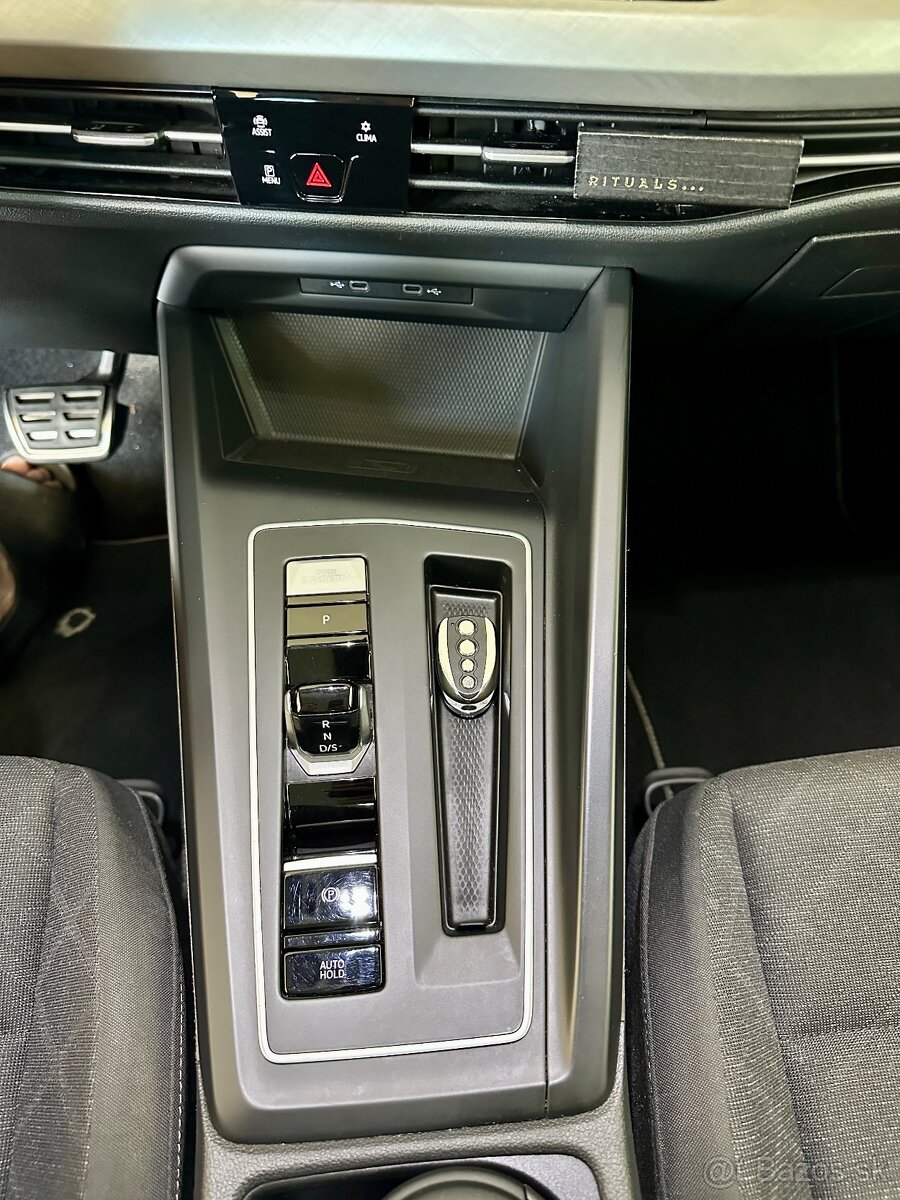 Volkswagen Golf 8 2.0 DSG aut, TDi LIFE r.v. 03/2022 - 9