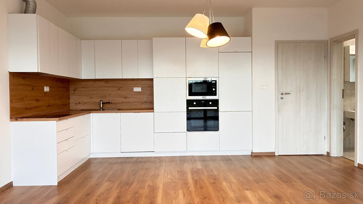 PREDAJ - DOM, KDE SA BÝVANIE MENÍ NA POCIT DOMOVA - 9