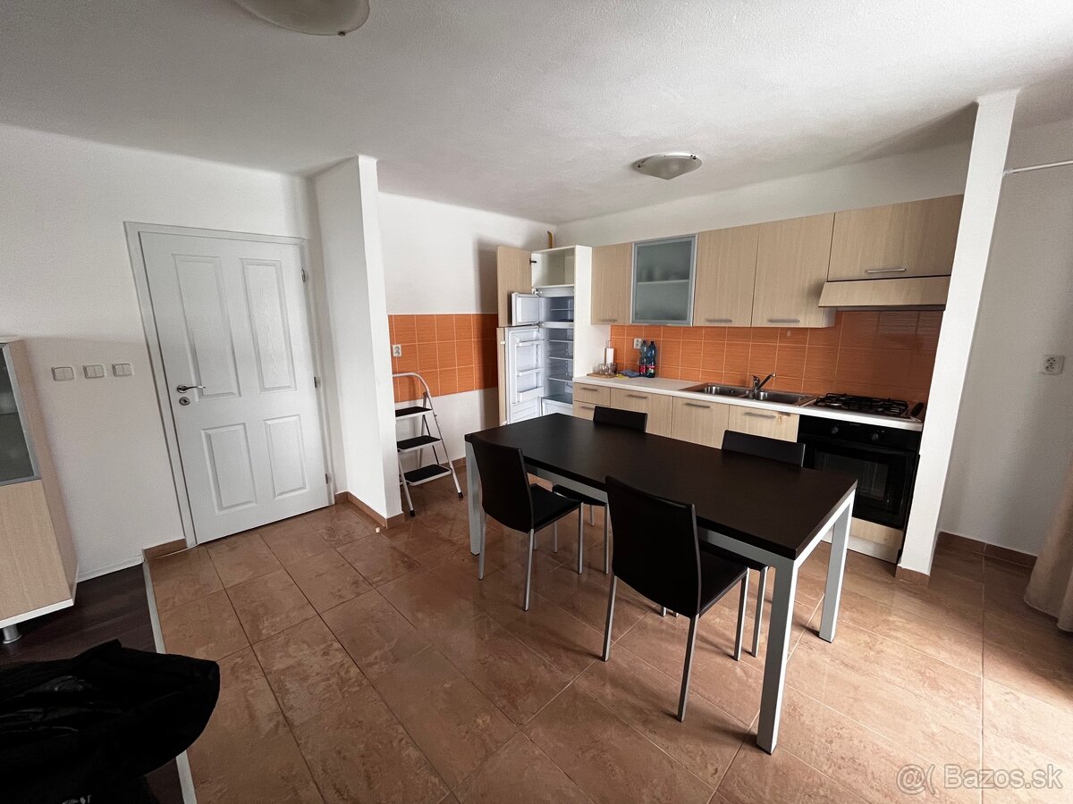 2-izb byt, centrum - 9