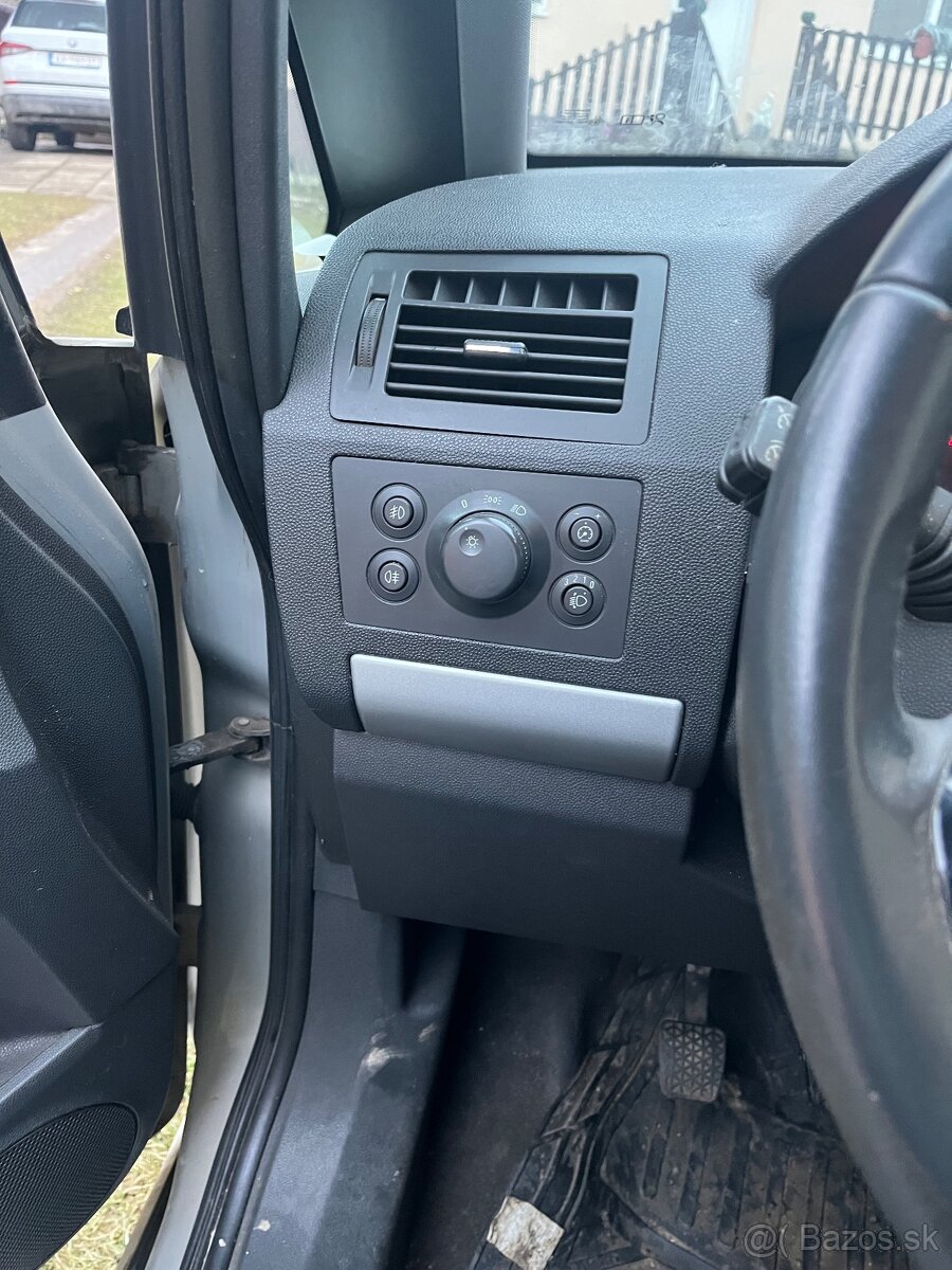 Opel zafira 1.6 benzín 103kW - 9