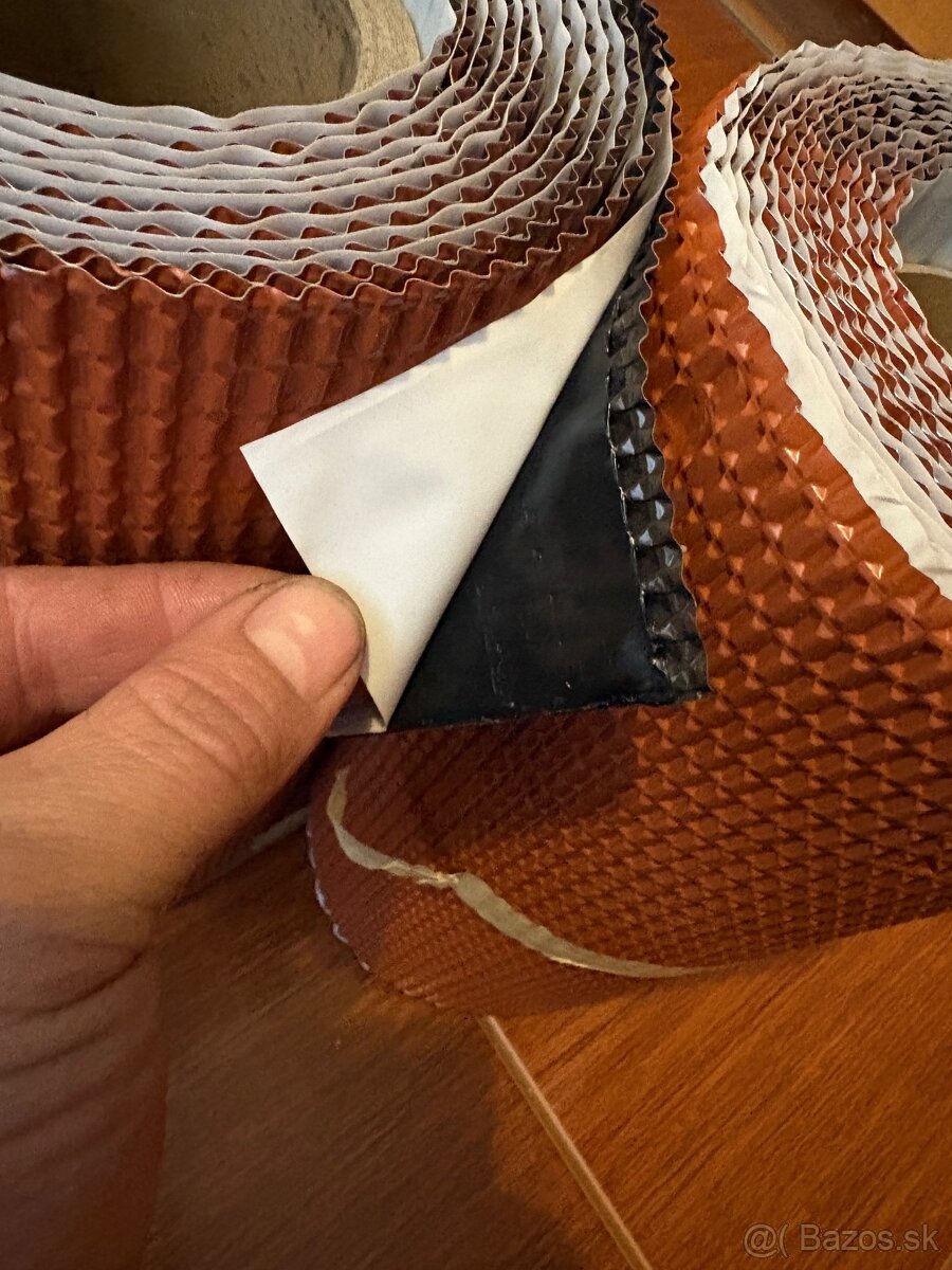 lepiaci pas okolo komina - 9