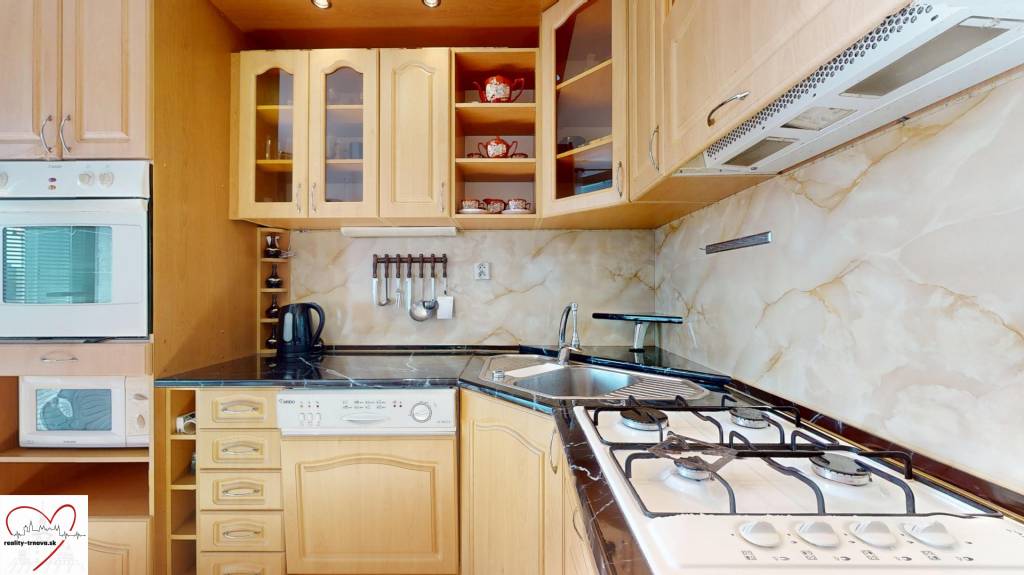 Z vchodu rovno do školy, na predaj praktický 3 izbový byt, A - 9