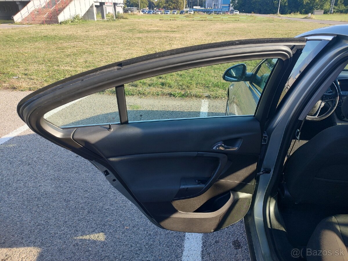 Opel Insignia 2.0 CDTi - 9